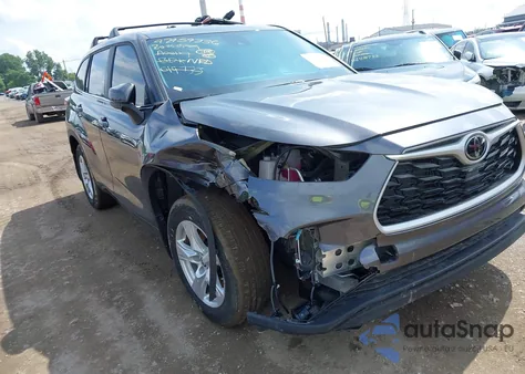 2023 Toyota Highlander Le z USA, uszkodzony, nr VIN 5TDKDRAH8PS019733